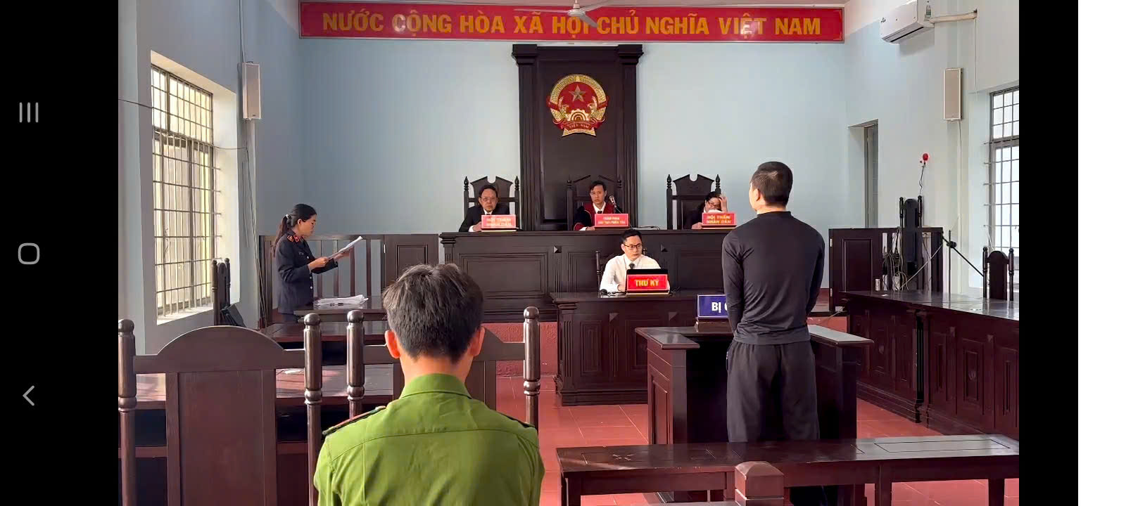 Toà án nhân dân huyện Krông Năng tiến hành xét xử vụ án Tổ chức sử dụng trái phép chất ma túy